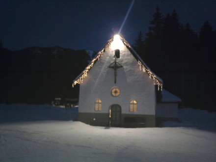 Chiesetta Malga Crocifisso Pozza di Fassa - HOTEL VAJOLET